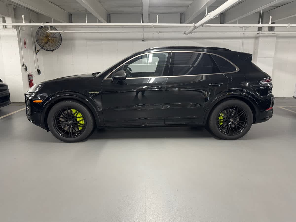 new 2025 Porsche Cayenne car