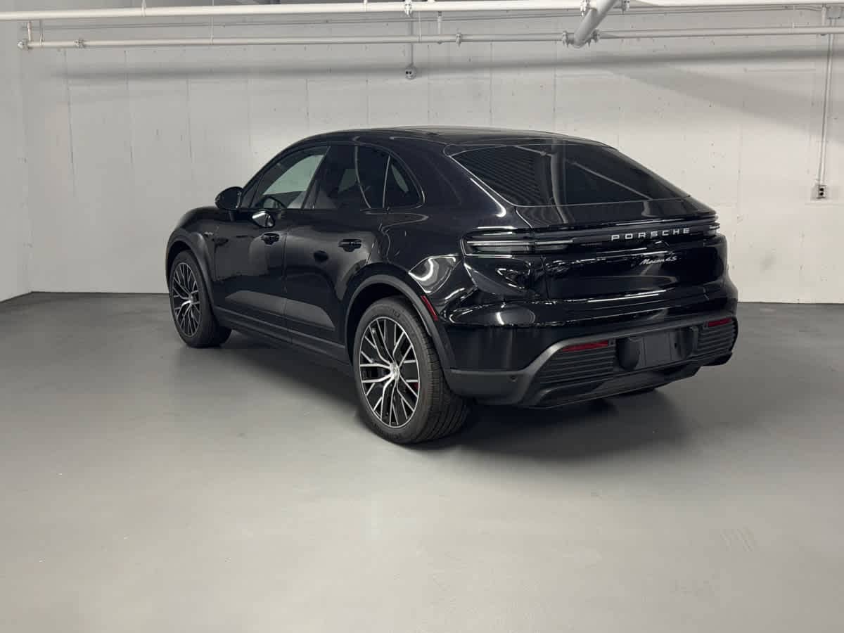 new 2025 Porsche Macan car