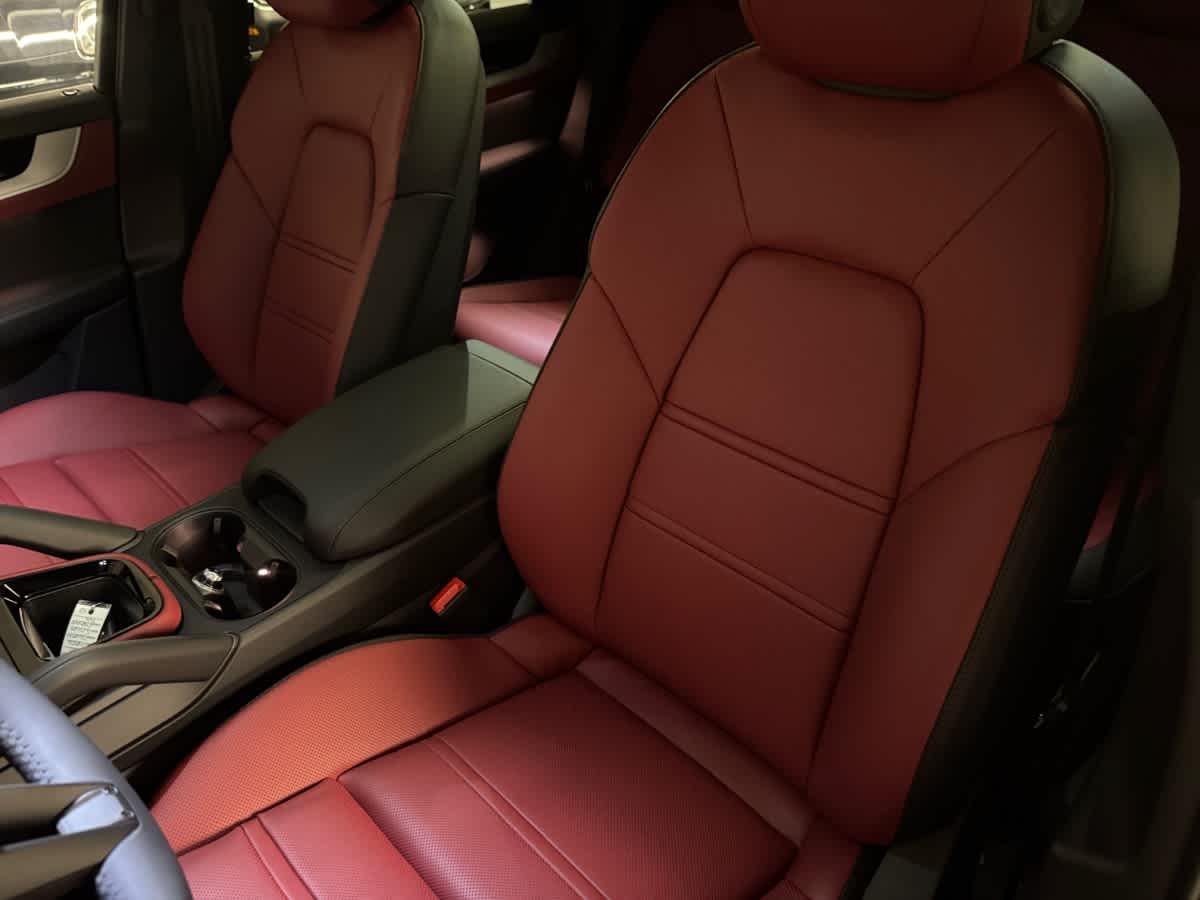 new 2025 Porsche Cayenne car