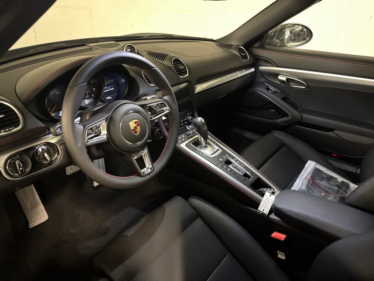 new 2025 Porsche 718 Boxster car