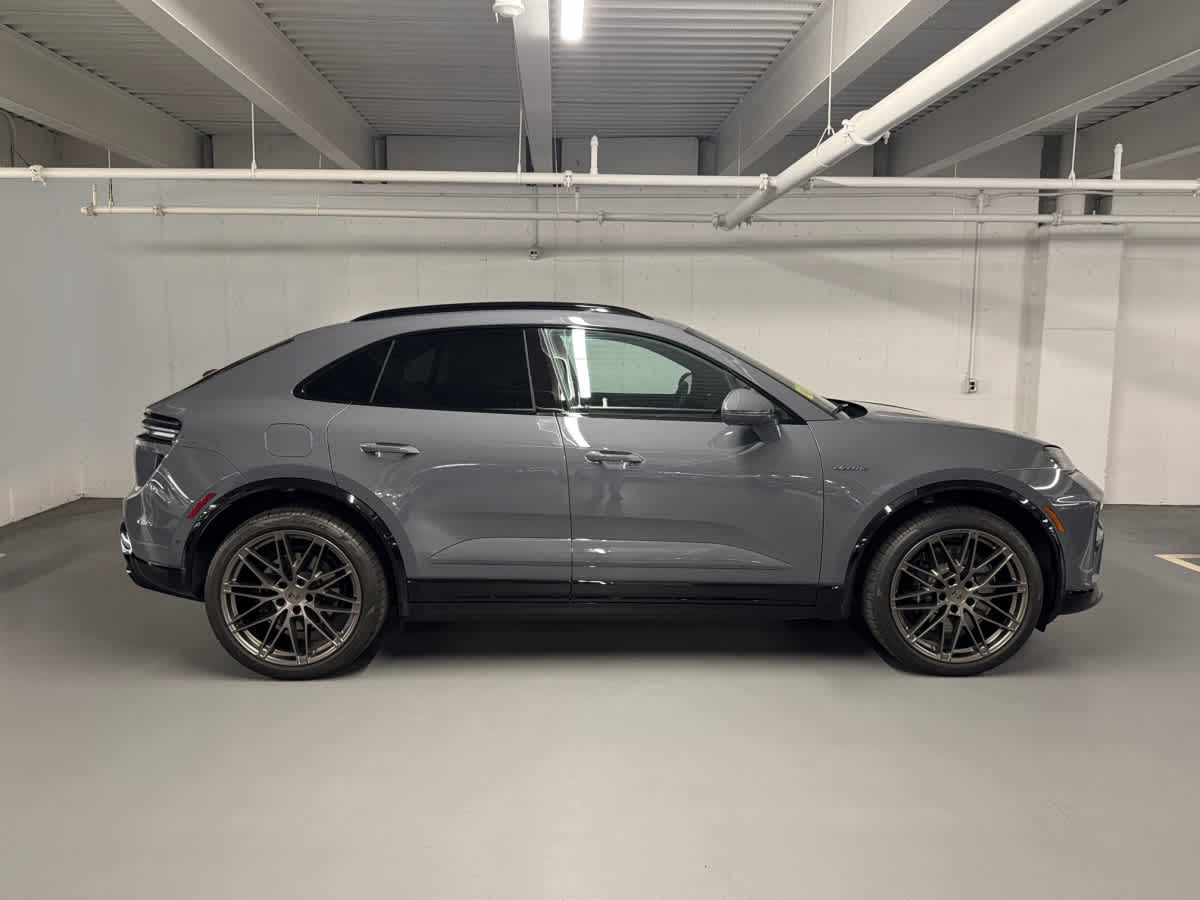 new 2025 Porsche Macan car