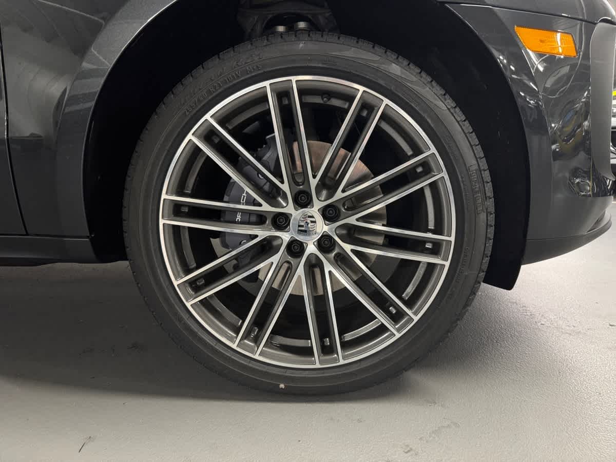 new 2025 Porsche Macan car