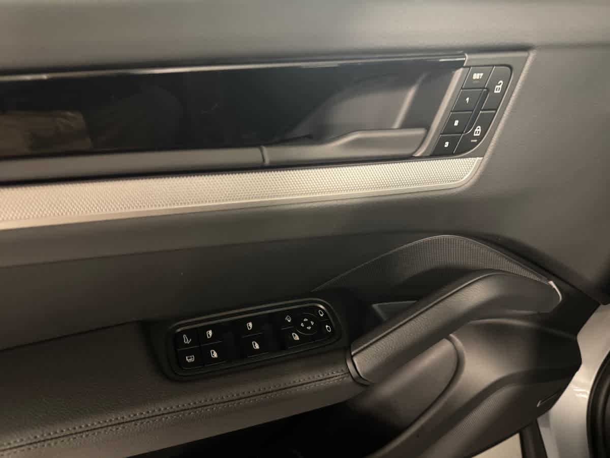 new 2025 Porsche Cayenne car