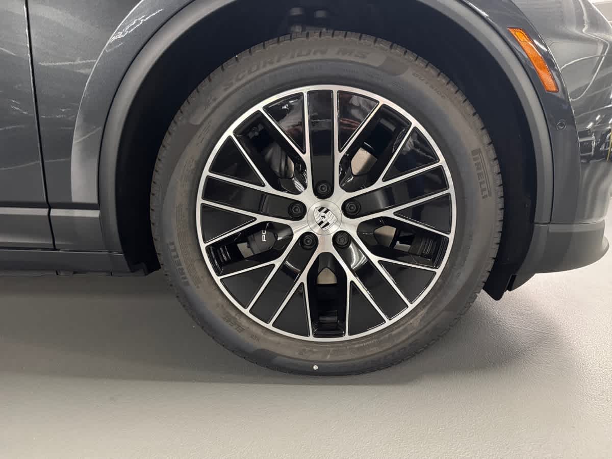 new 2025 Porsche Macan car