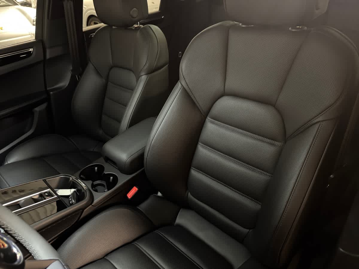 new 2025 Porsche Macan car