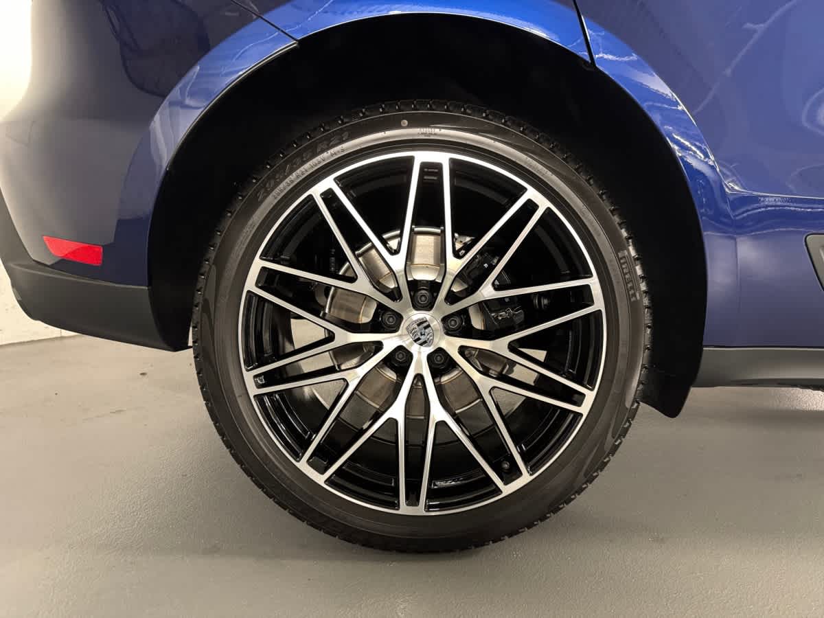 new 2025 Porsche Macan car