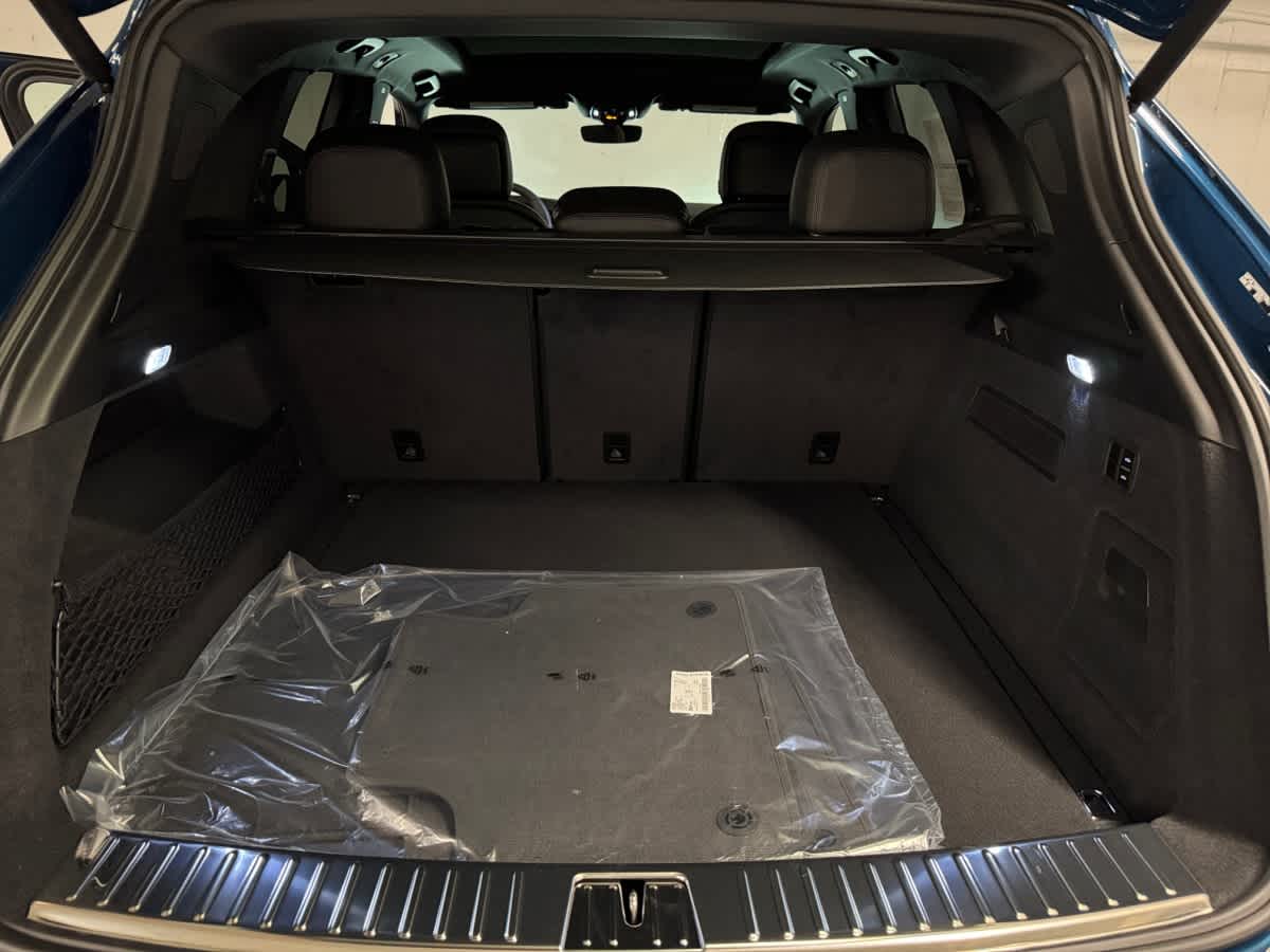new 2025 Porsche Cayenne car