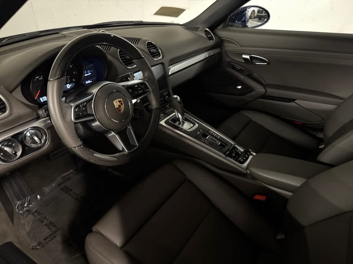 new 2024 Porsche 718 Boxster car
