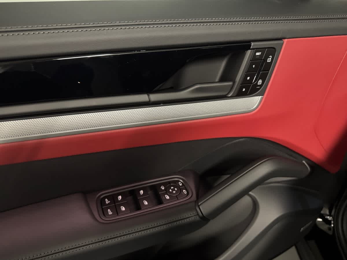 new 2025 Porsche Cayenne car