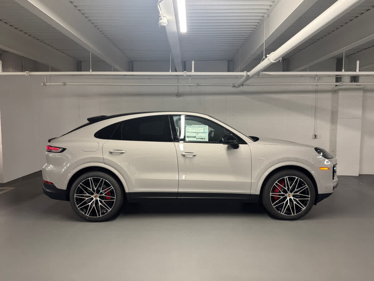 new 2025 Porsche Cayenne car
