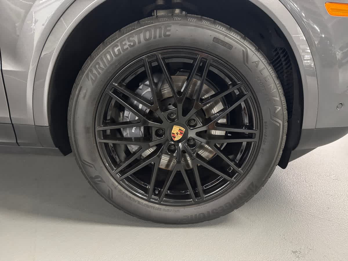 new 2025 Porsche Cayenne car