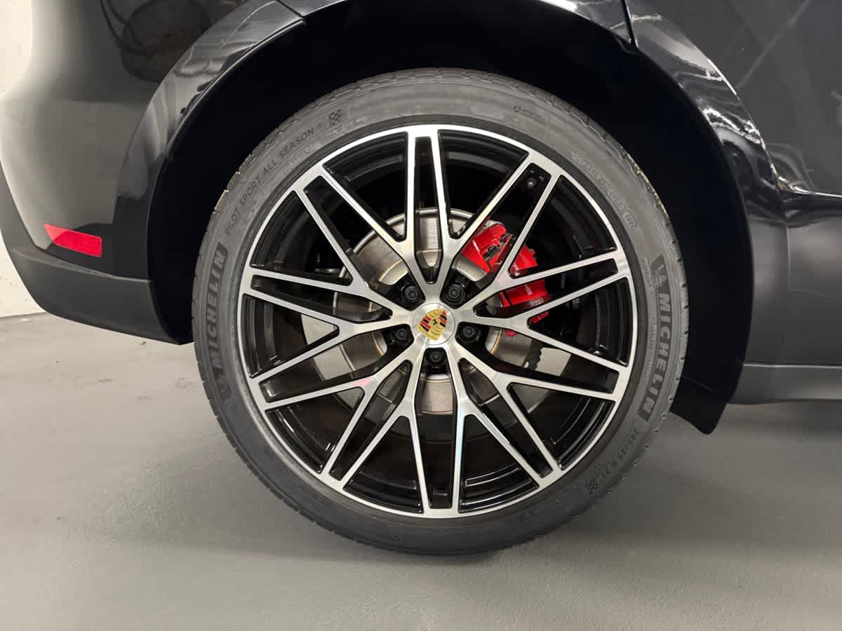 new 2025 Porsche Macan car