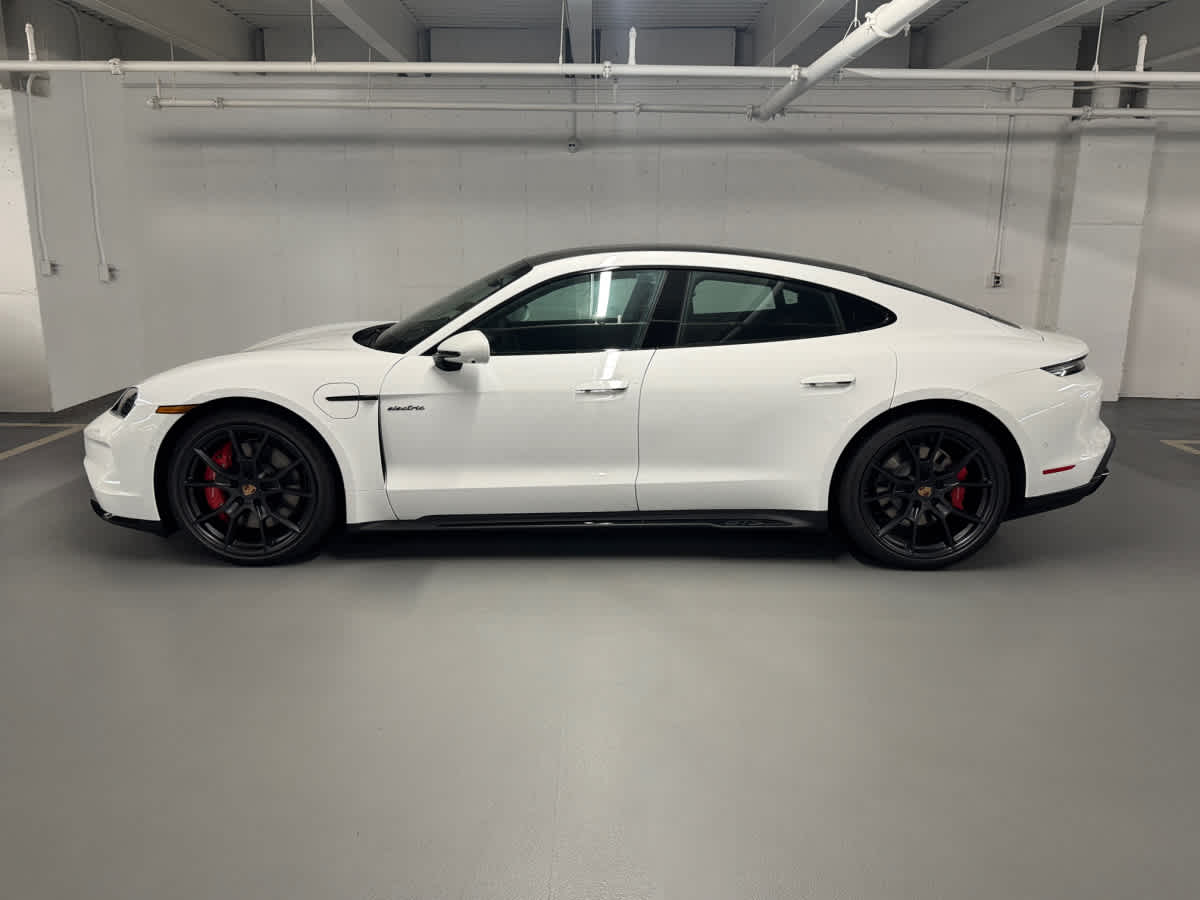 new 2025 Porsche Taycan car