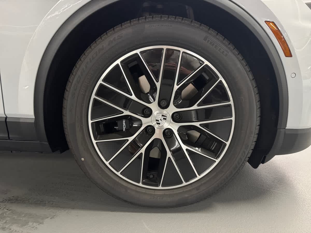 new 2025 Porsche Macan car