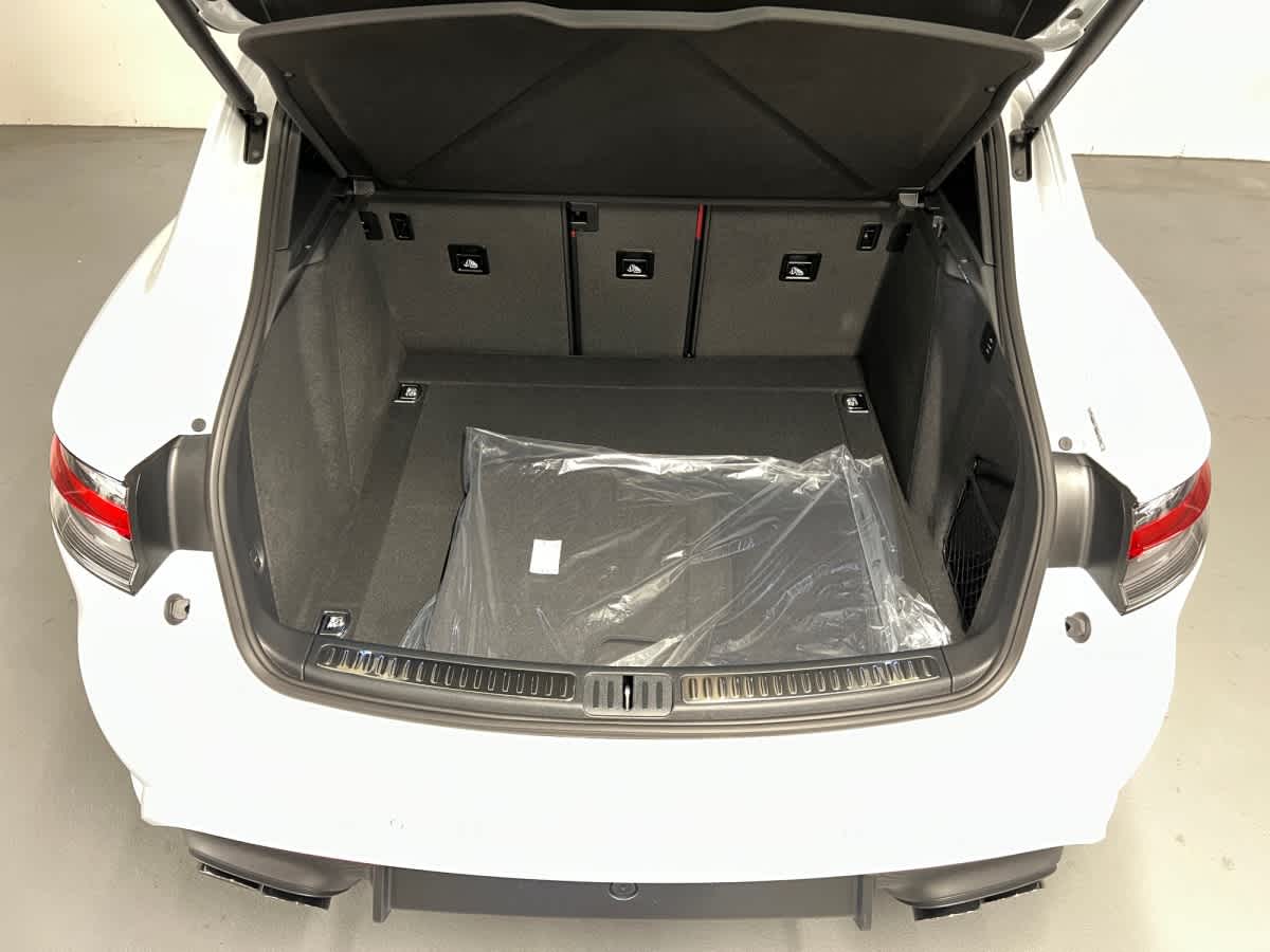 new 2026 Porsche Macan car