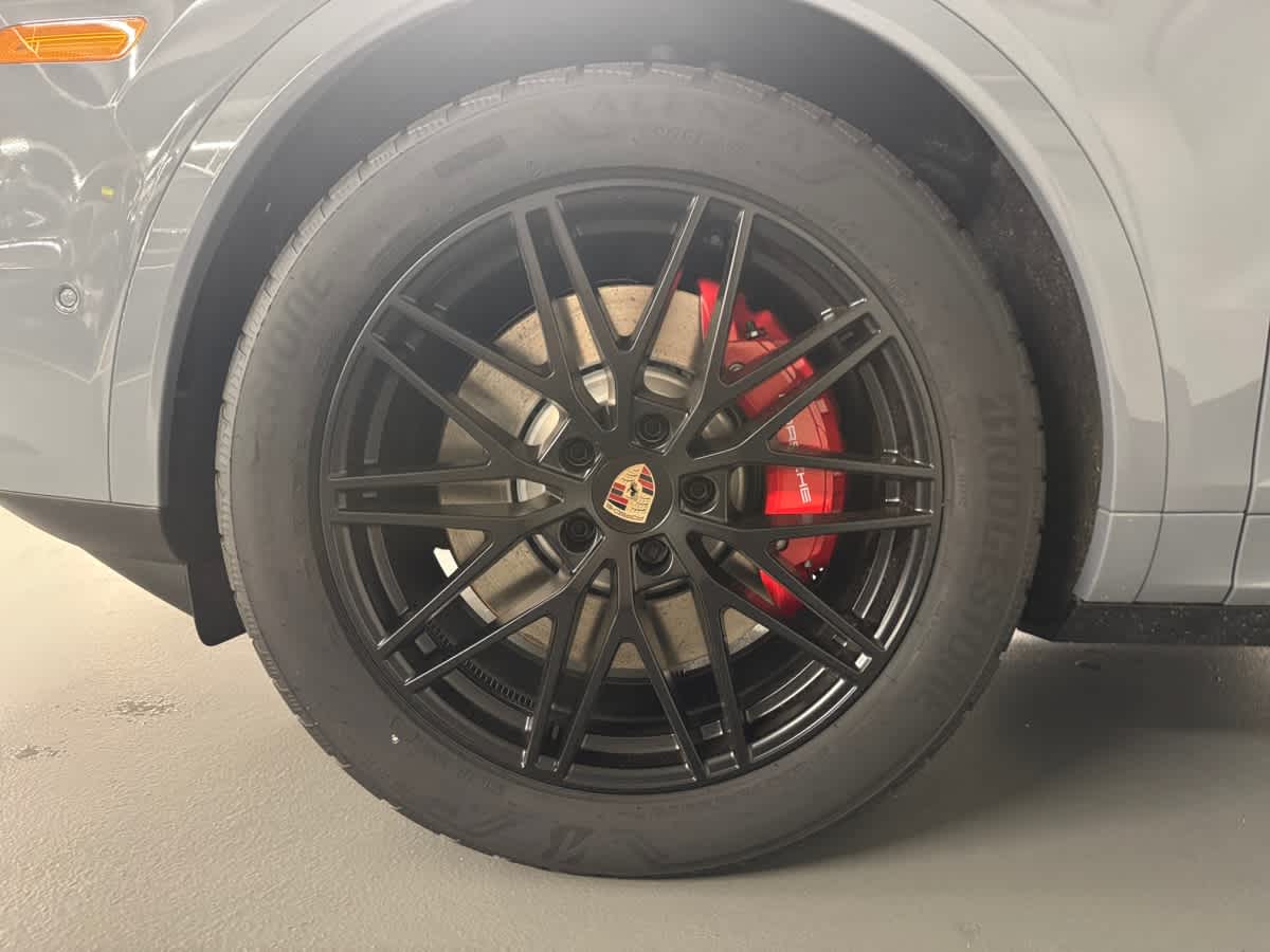 new 2025 Porsche Cayenne car