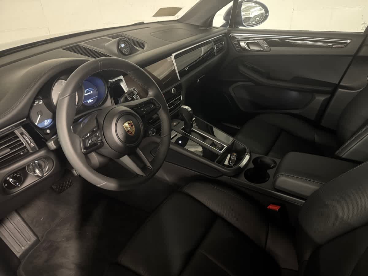 new 2025 Porsche Macan car
