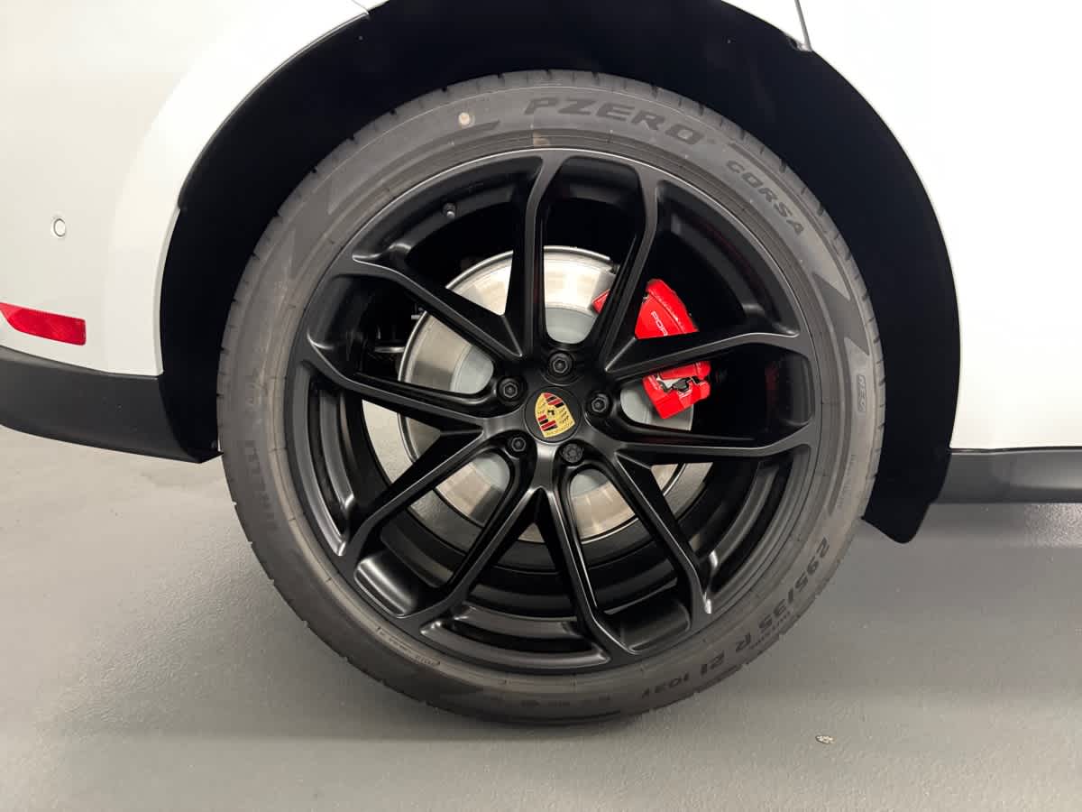 new 2025 Porsche Macan car