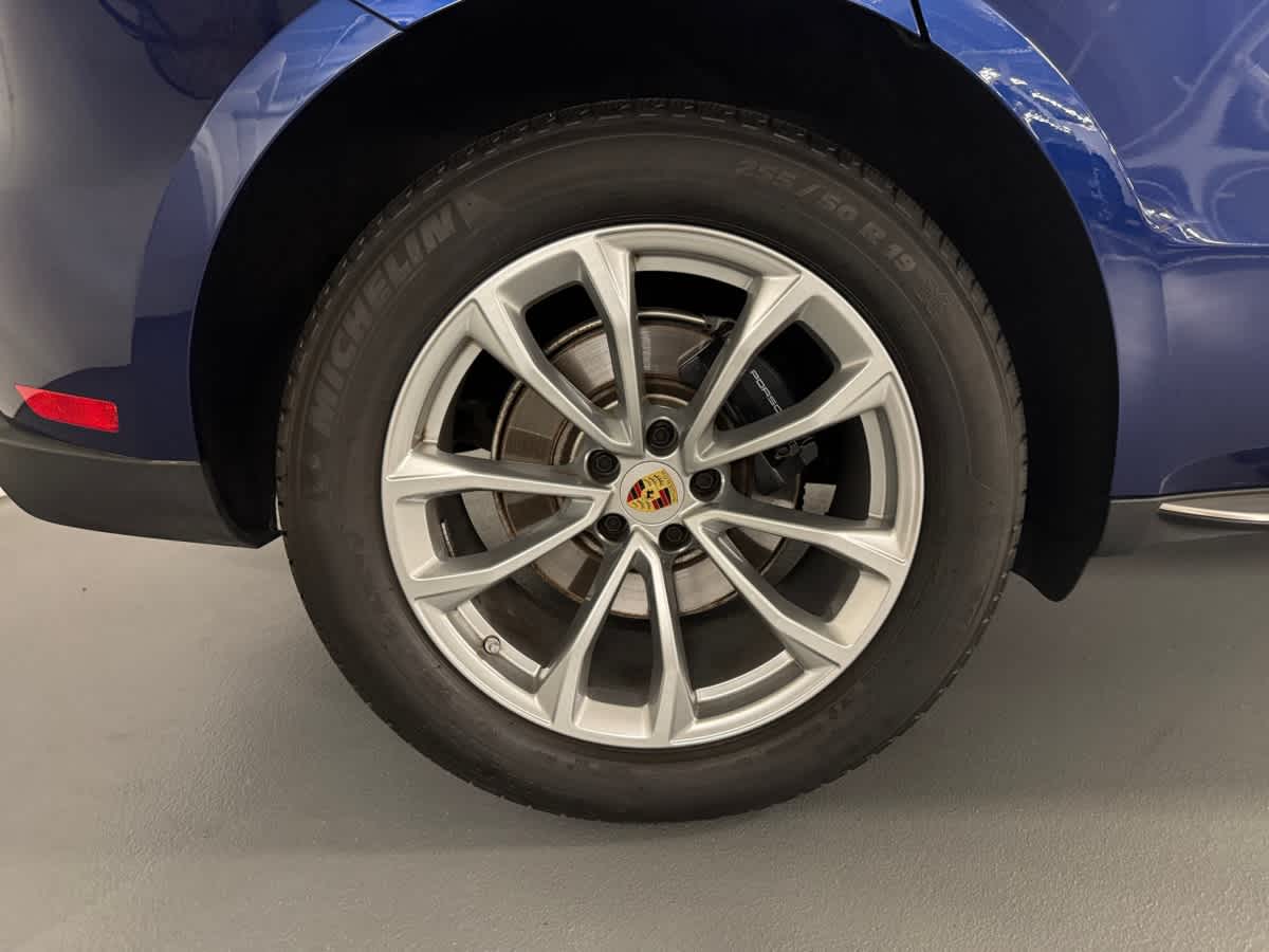 new 2025 Porsche Macan car