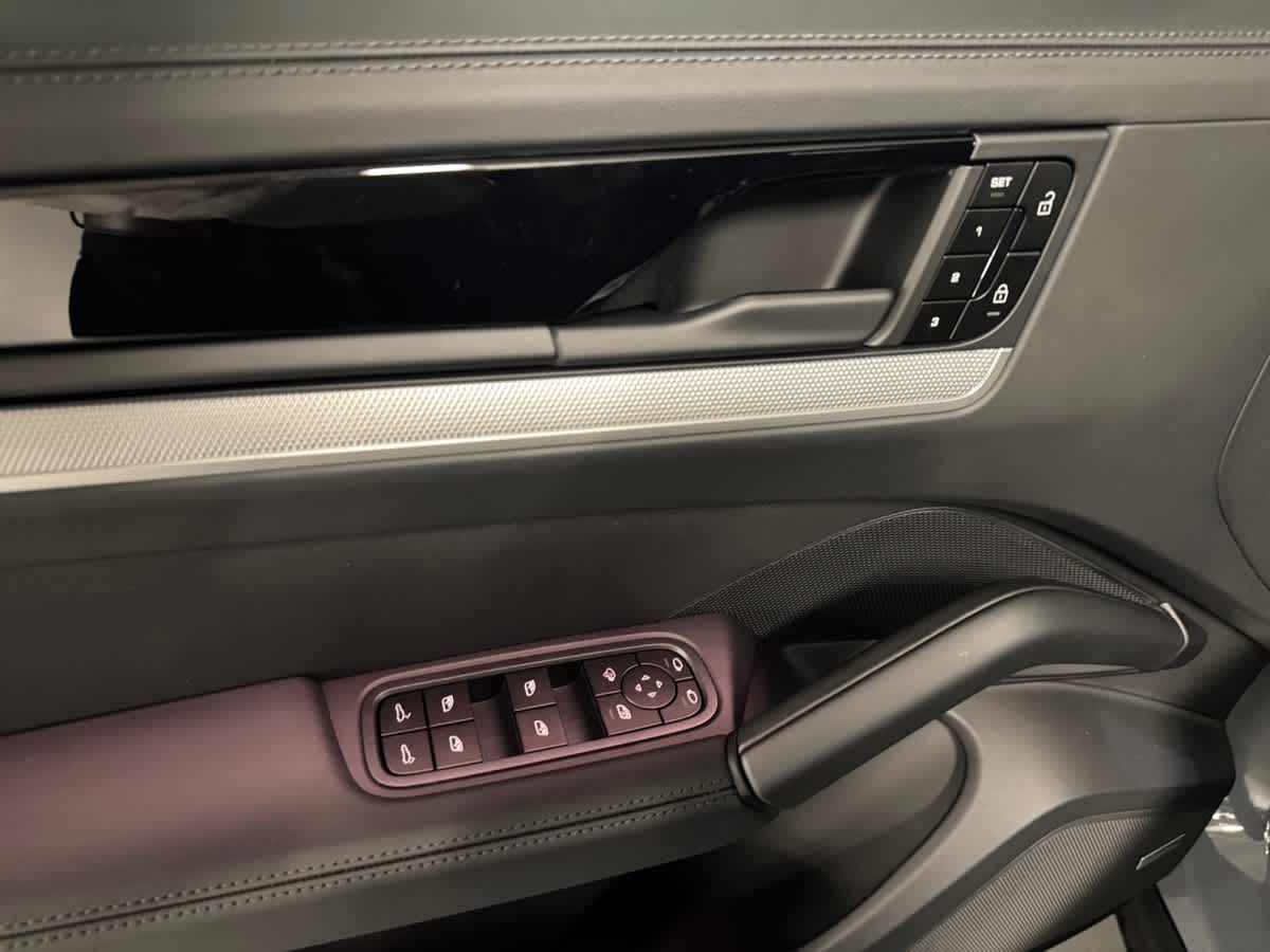 new 2025 Porsche Cayenne car