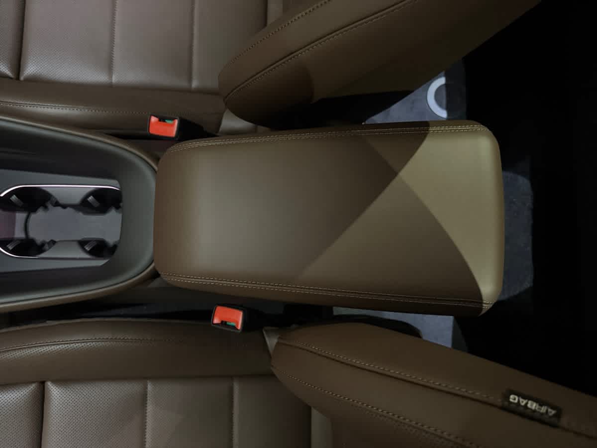 new 2025 Porsche Macan car