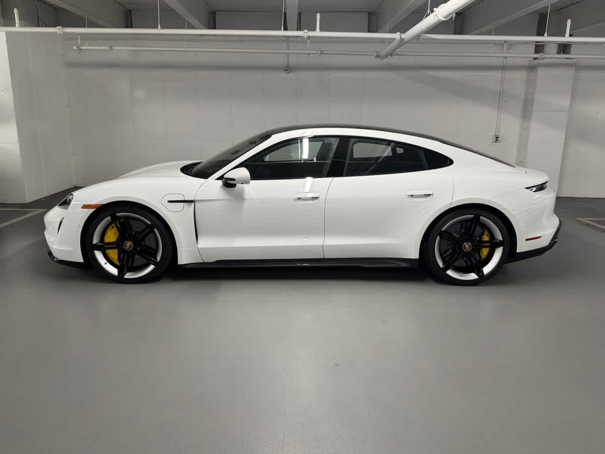 new 2024 Porsche Taycan car