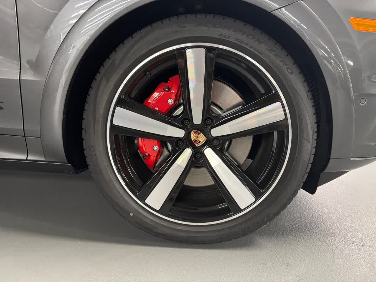 new 2025 Porsche Cayenne car