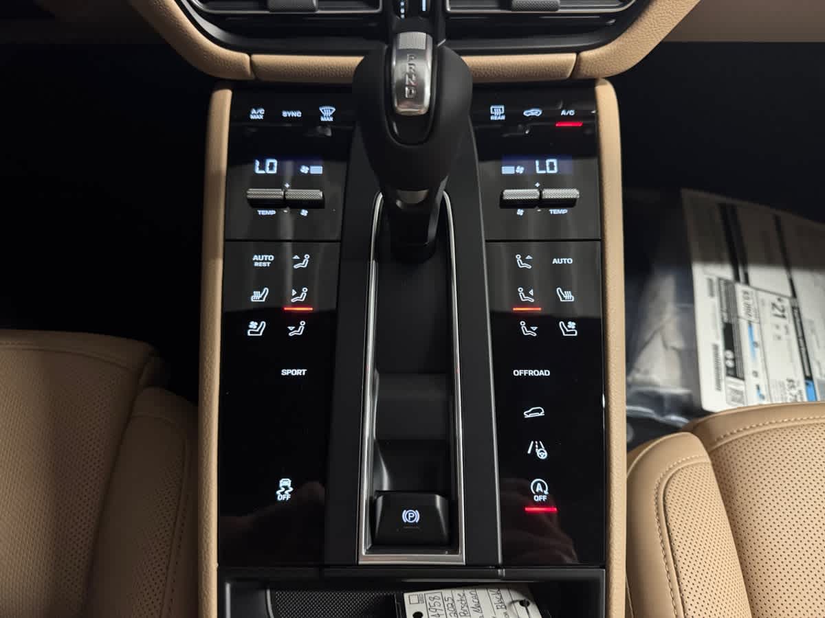 new 2025 Porsche Macan car