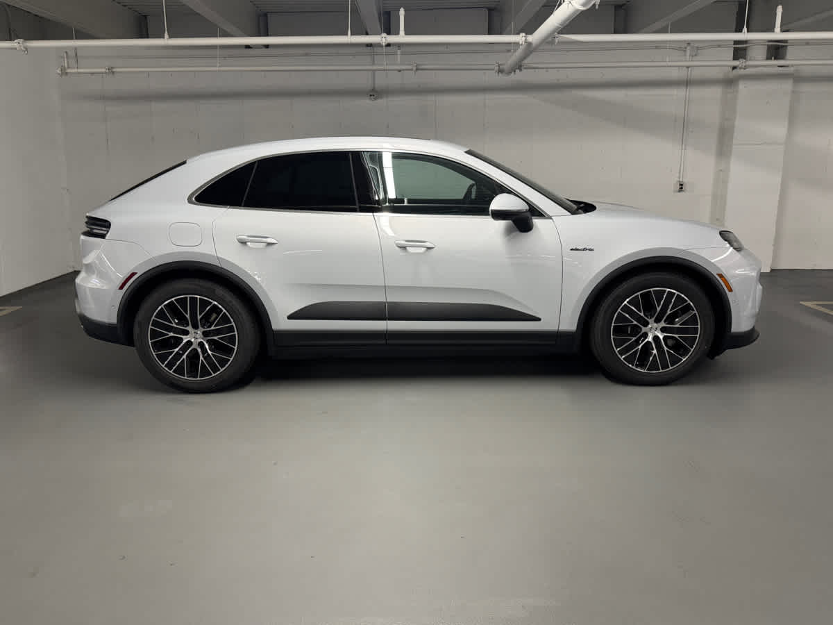 new 2025 Porsche Macan car