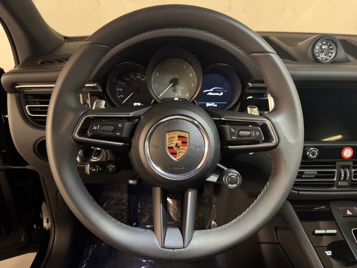 new 2025 Porsche Macan car