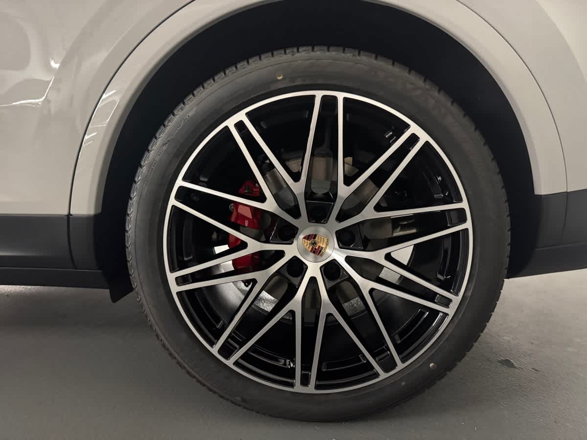 new 2025 Porsche Cayenne car