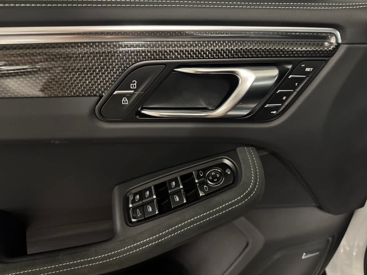new 2025 Porsche Macan car