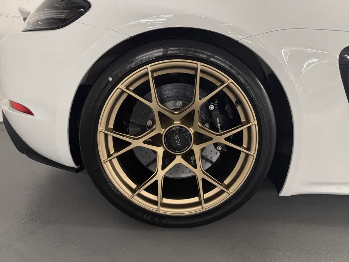 new 2025 Porsche 718 Cayman car