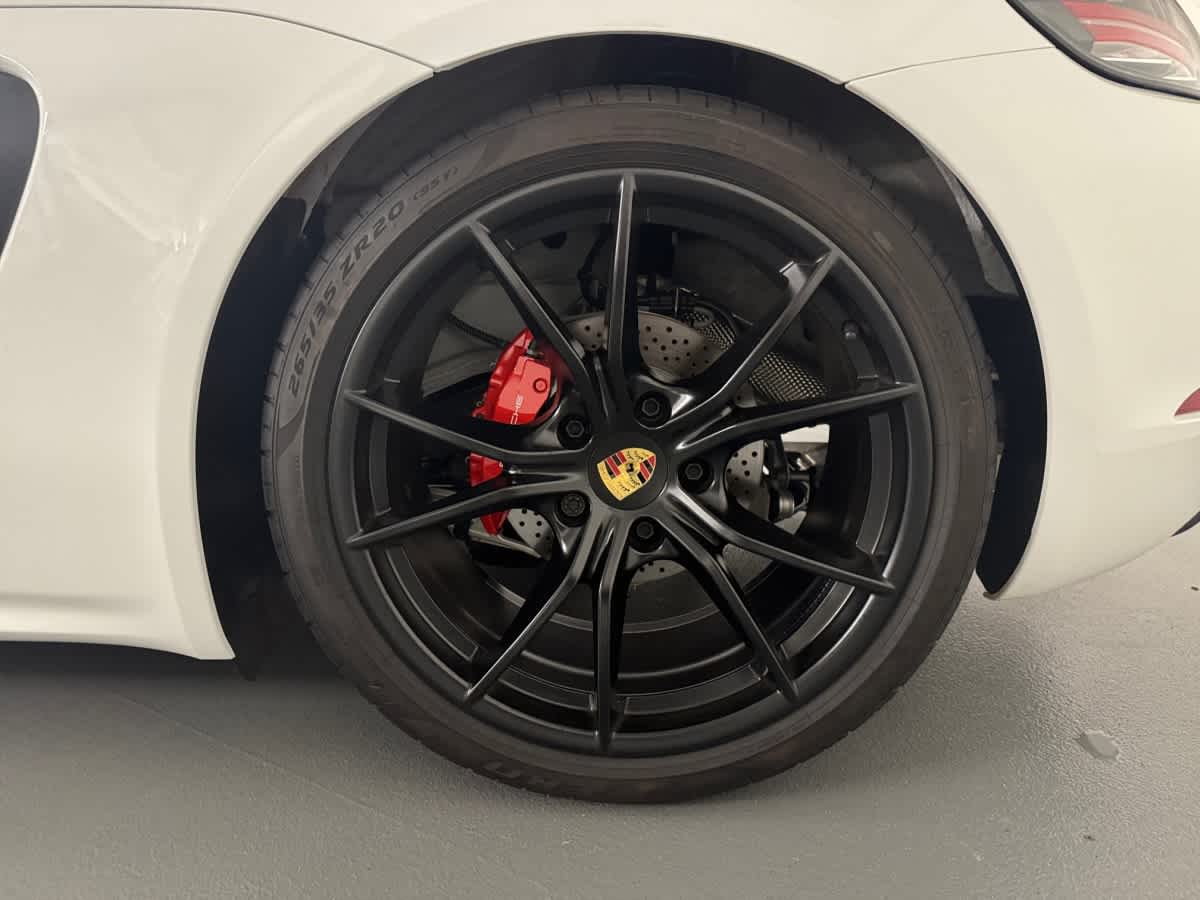 new 2024 Porsche 718 Boxster car