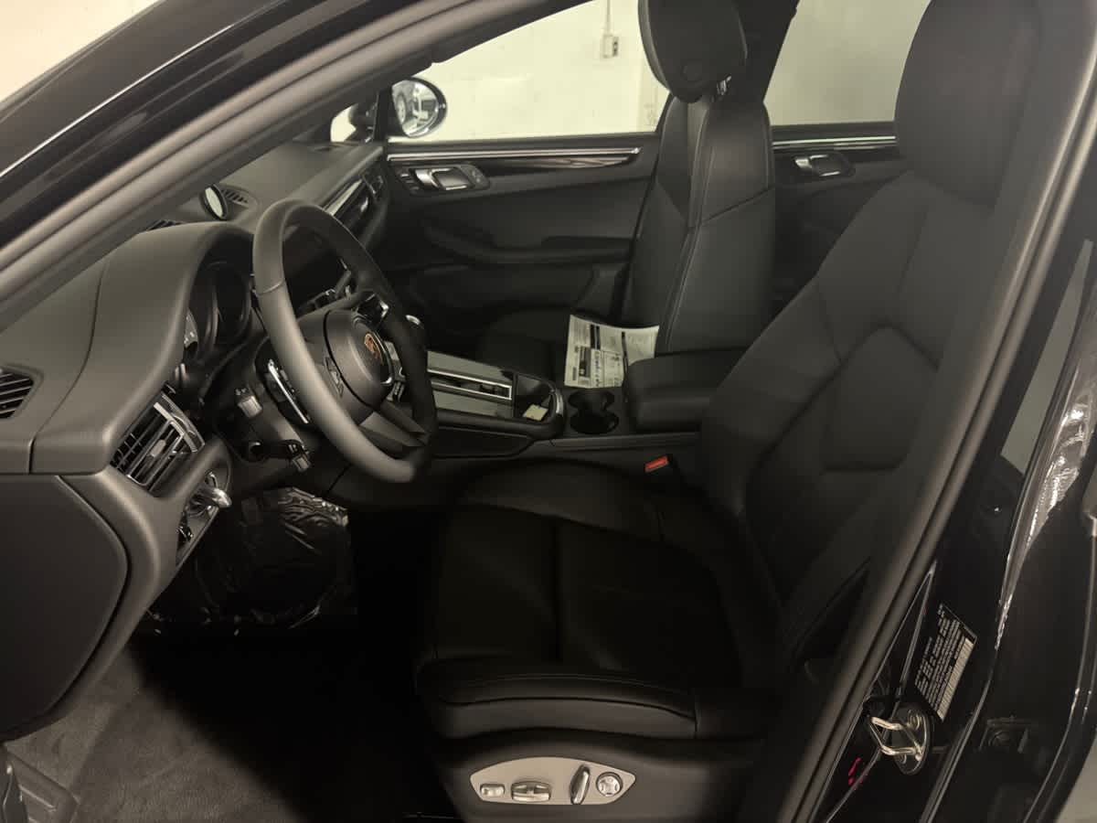 new 2025 Porsche Macan car