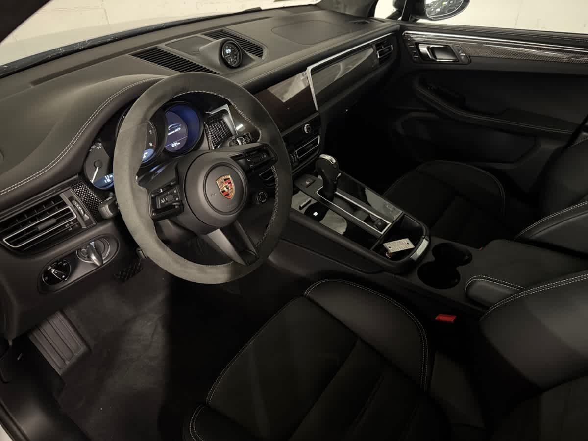 new 2025 Porsche Macan car