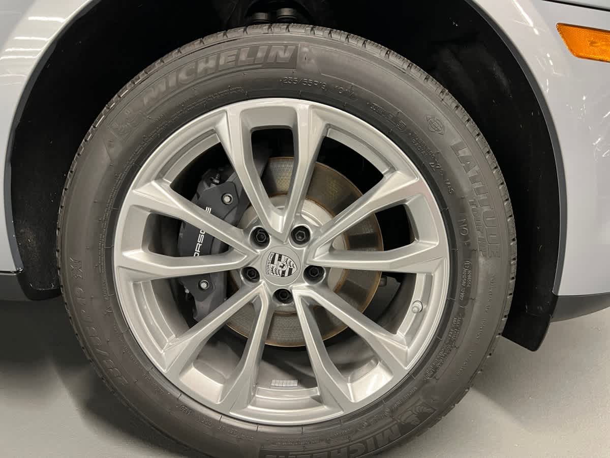 new 2026 Porsche Macan car