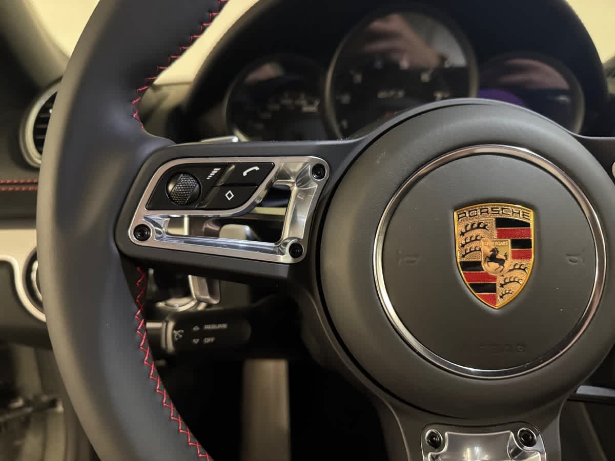 new 2025 Porsche 718 Boxster car