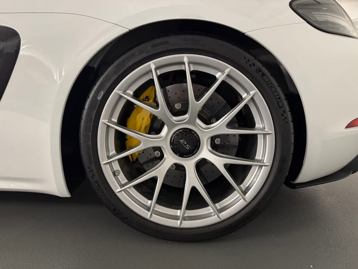 new 2025 Porsche 718 Cayman car