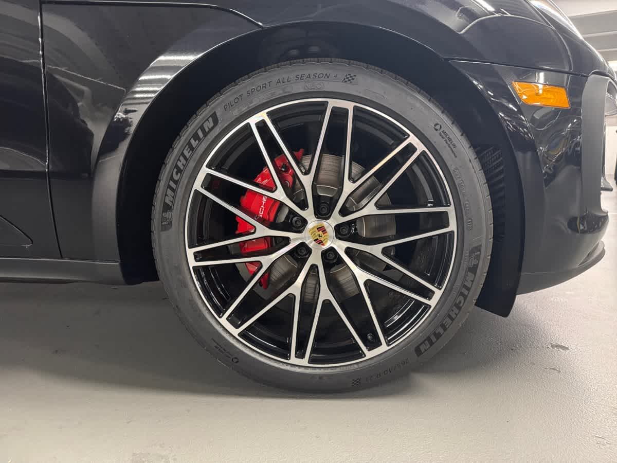 new 2025 Porsche Macan car
