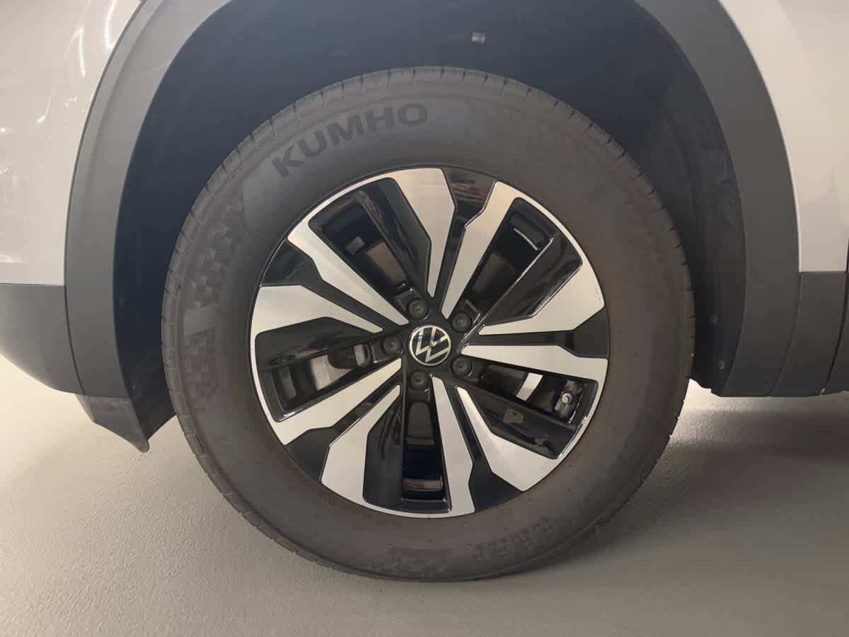 used 2024 Volkswagen Atlas car, priced at $35,497