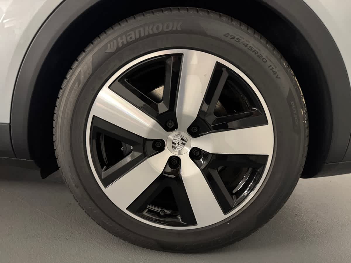 new 2025 Porsche Cayenne car