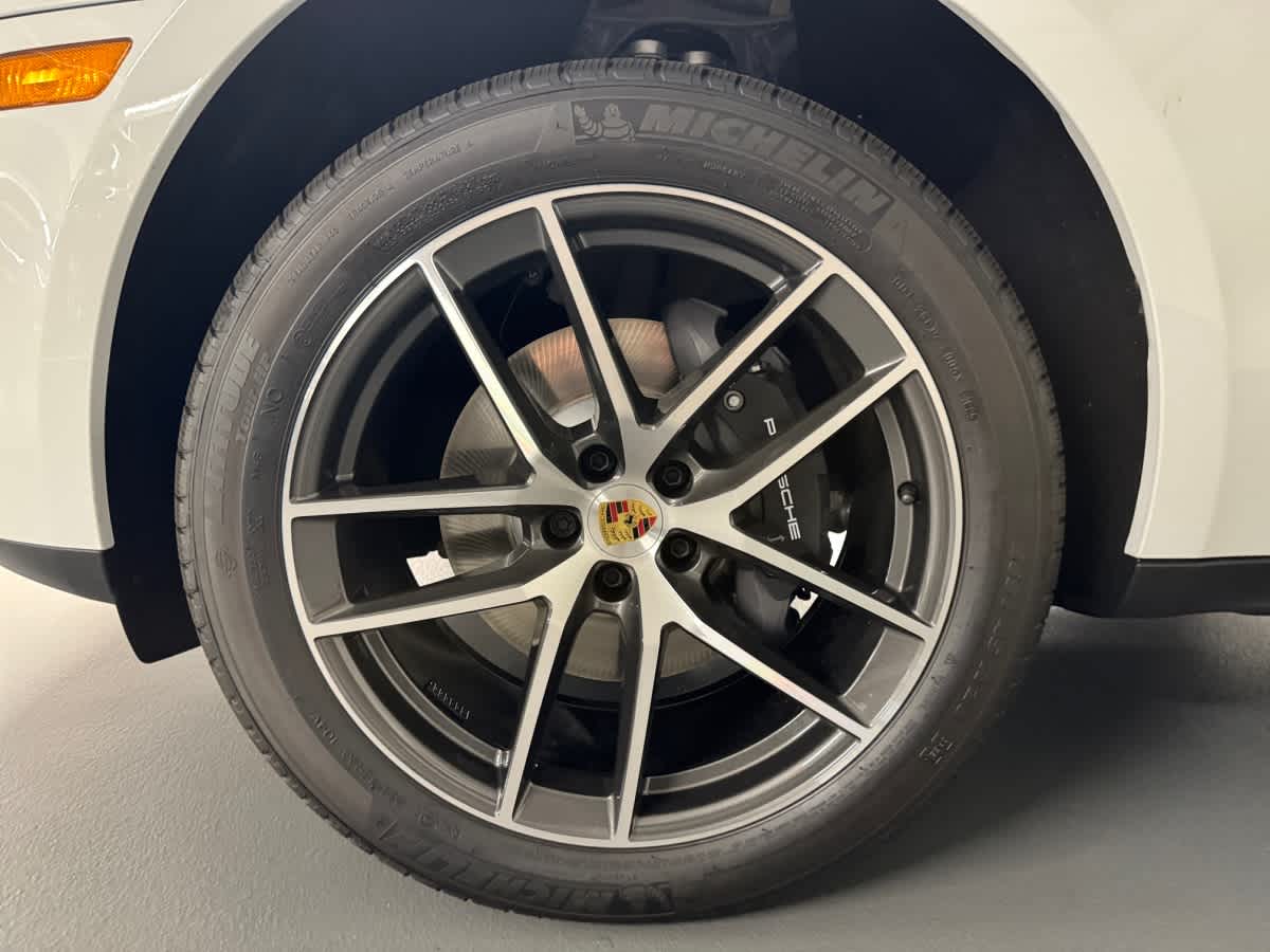 new 2025 Porsche Macan car