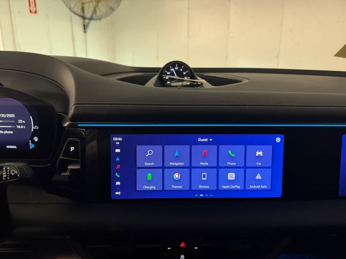 new 2025 Porsche Macan car