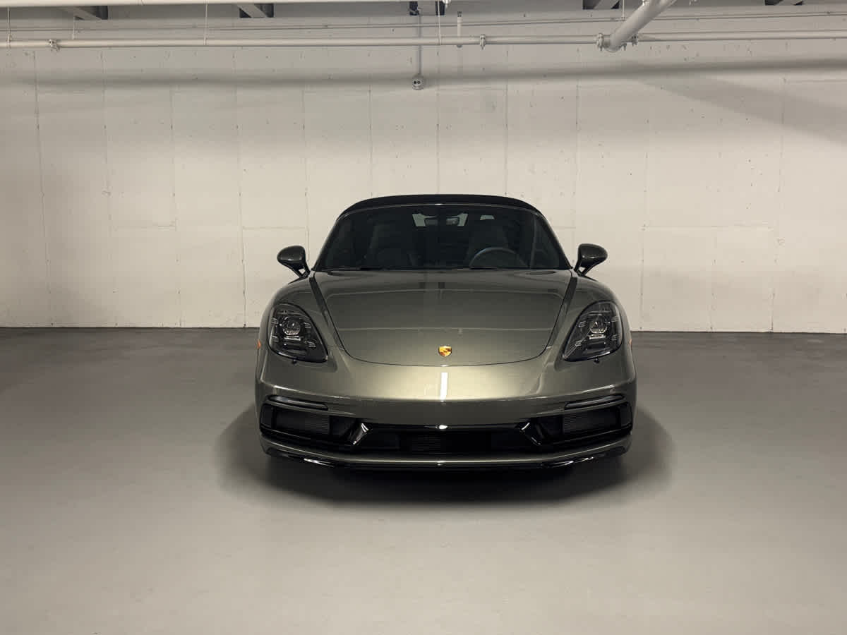 new 2025 Porsche 718 Boxster car