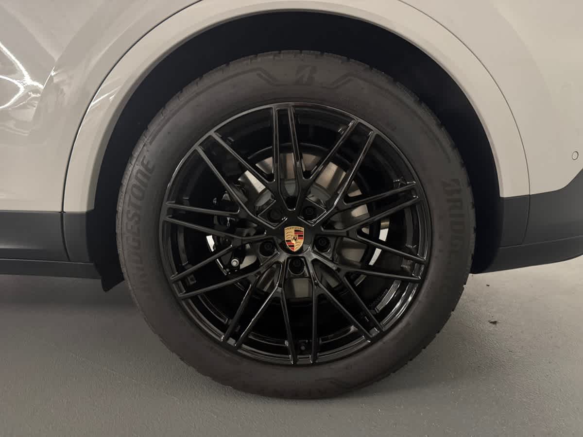 new 2025 Porsche Cayenne car