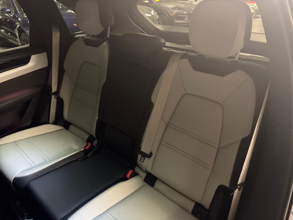 new 2025 Porsche Cayenne car