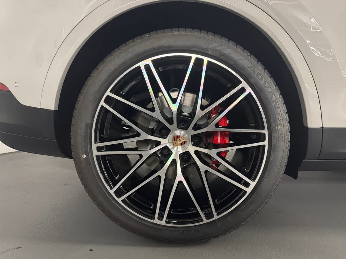 new 2025 Porsche Cayenne car