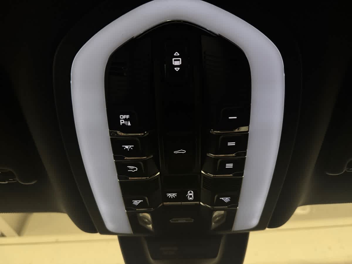 new 2025 Porsche Macan car