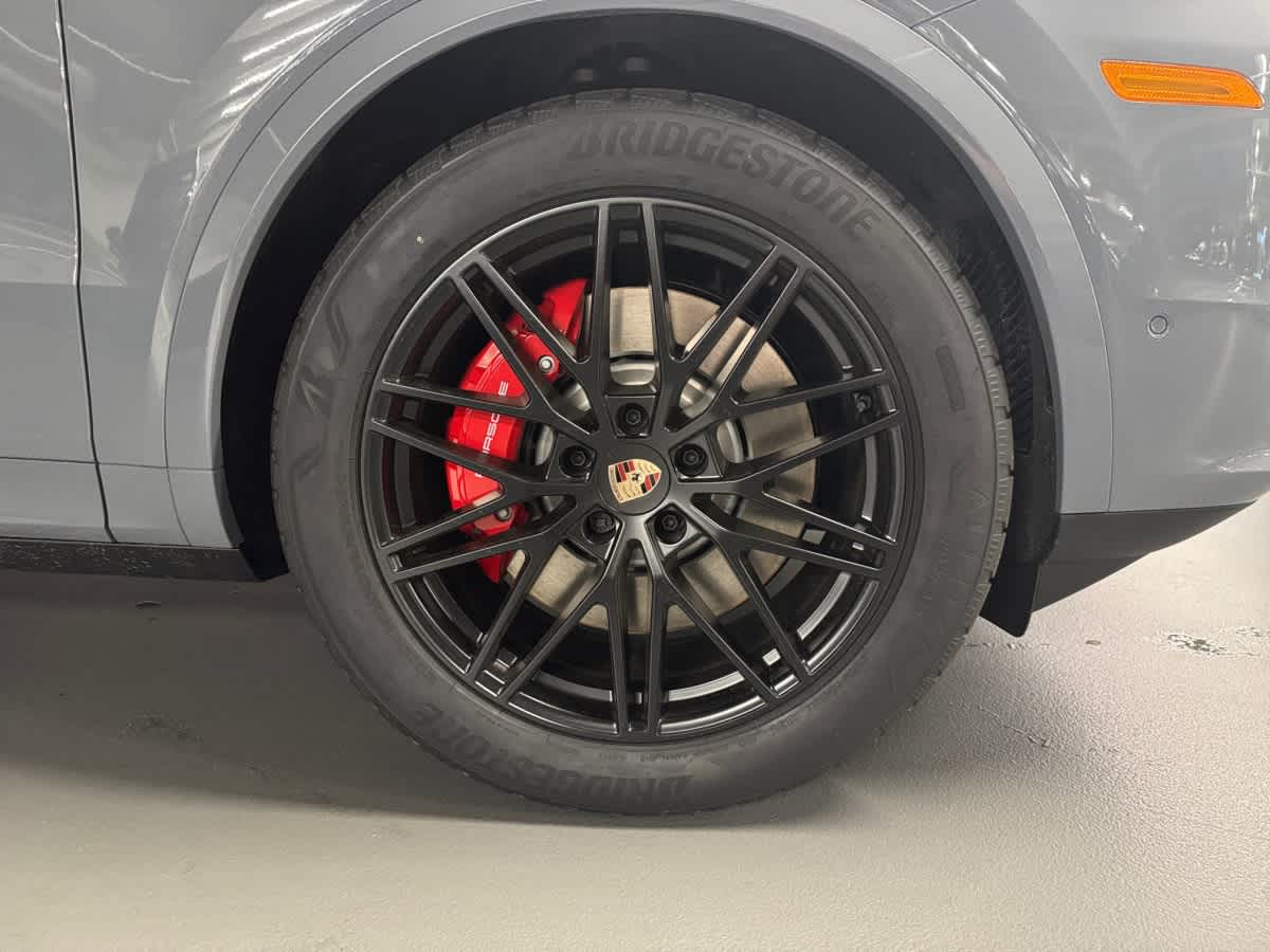 new 2025 Porsche Cayenne car